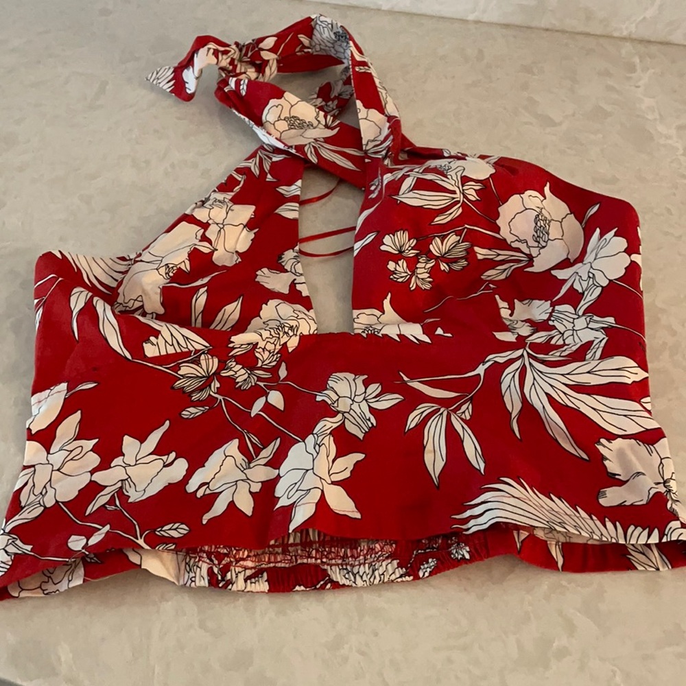 Women’s cropped halter top